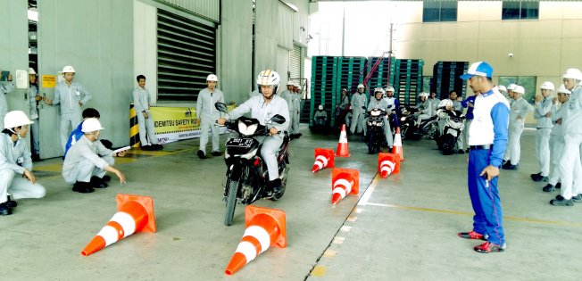 PT. Idemitsu Lube Techno Indonesia & PT. Idemitsu Lube Indonesia Conducted  Safety Riding Campaign With PT. Astra Honda Motor