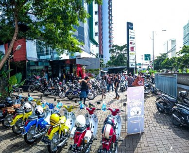 Ratusan Motor Komunitas Tumpah Ruah di Idemitsu Moto Lounge